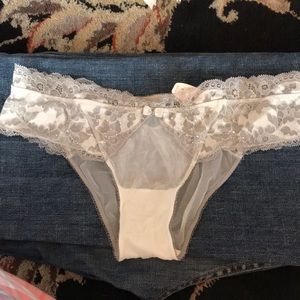 NWT Victoria’s Secret Dream Angels Cheeky Sz S, M